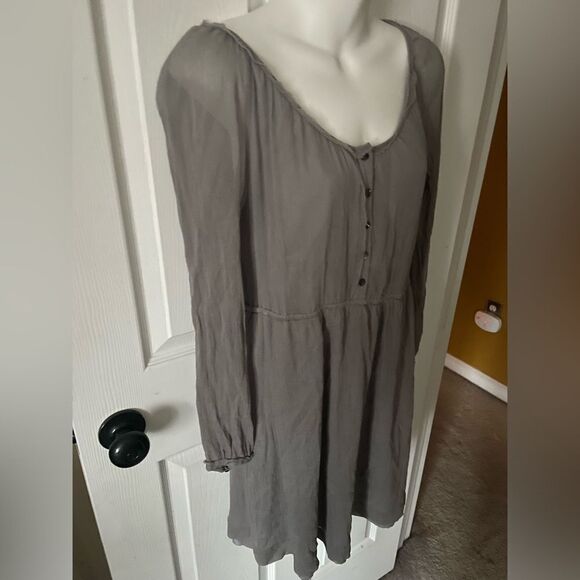 J Crew Women's 100% Silk Chiffon Grey  Long Sleeve Dress Size 6 - Picture 2 of 8